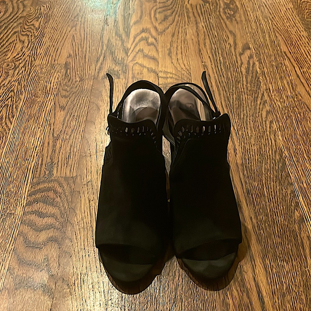 Carlos heels